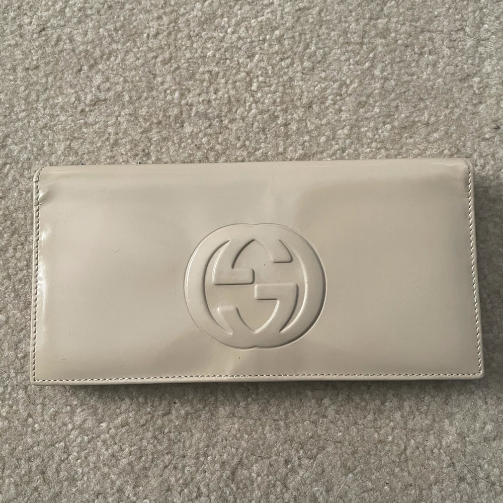 Gucci patent leather logo wallet